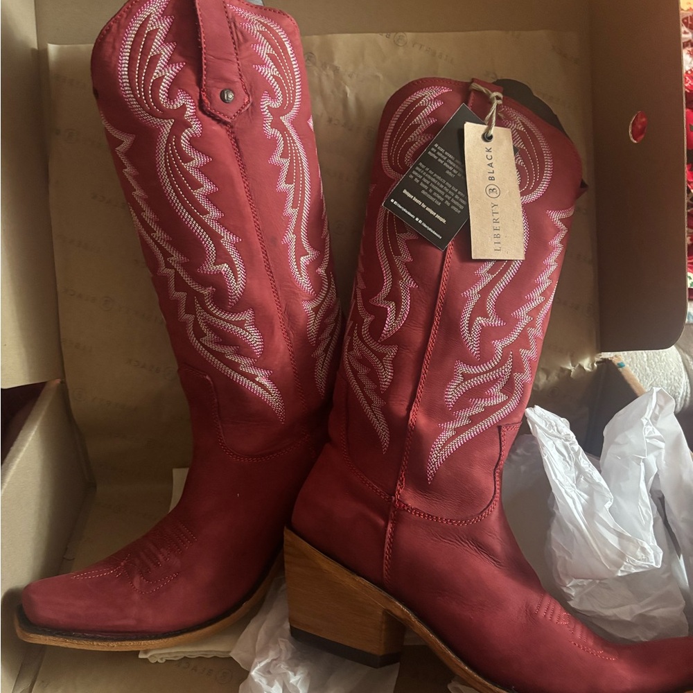 LIBERTY Black Red Western Boots - Picture 2 of 7